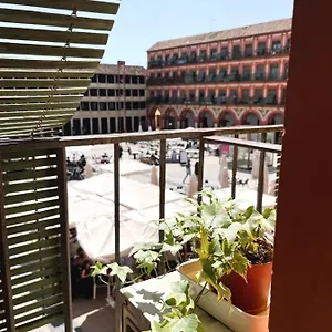 Casa En Plaza De La Corredera Con Balcon Apartamento